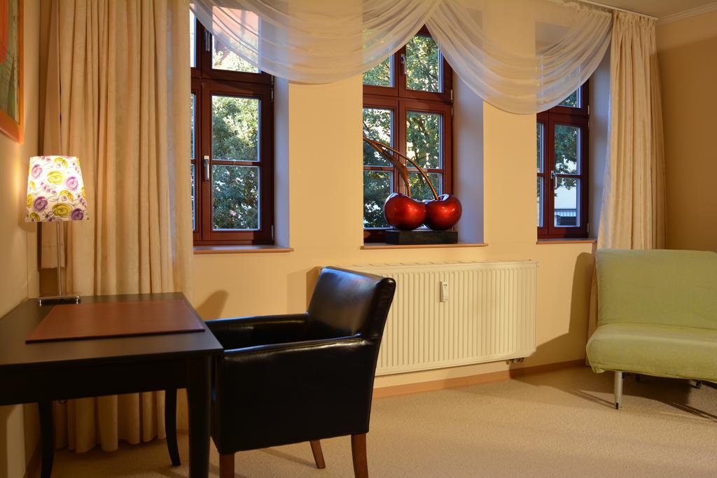 Ferienwohnung Domschatz Naumburg  Phòng bức ảnh